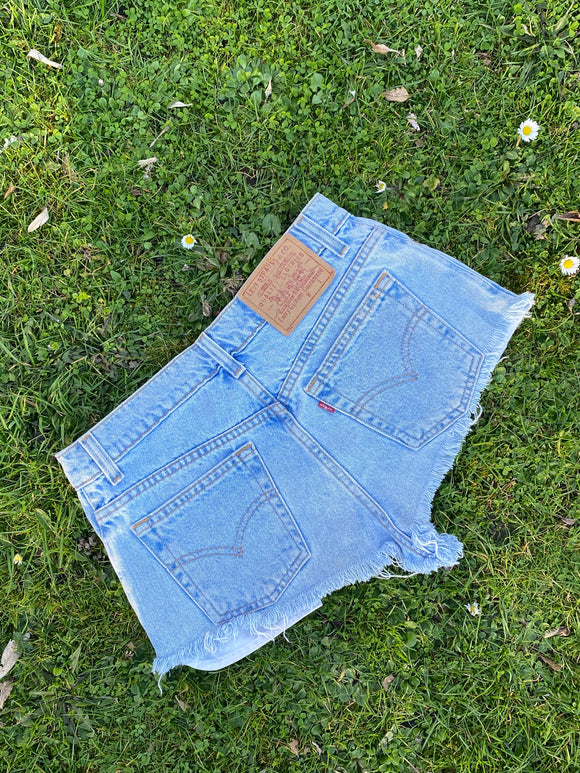Levi’s Vintage 90s Hot Pants Denim Shorts Light Blue - W29